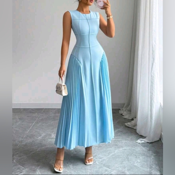 Women's Spring/Summer Minimalist Design Mock Neck Sleeveless Pleated Hem Maxi Kn - Picture 1 of 6